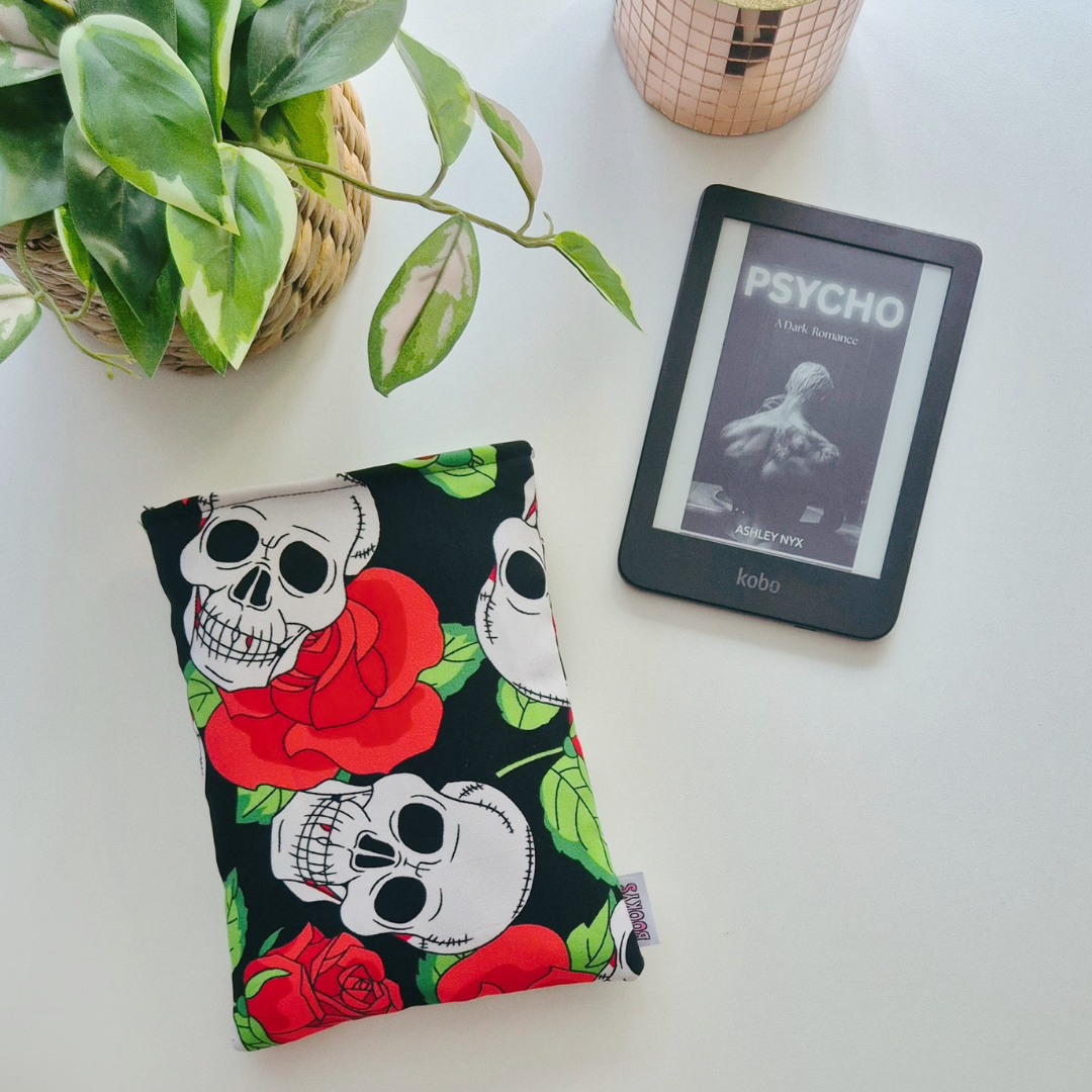 Book Sleeve E-Reader "Deadly Roses"