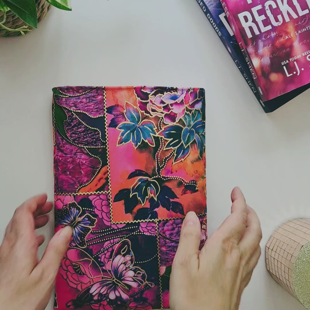 Book Sleeve Small "Golden Garden"